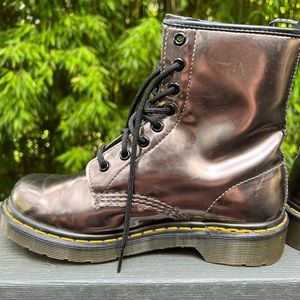 Doc Marten Boots, Matellic Gray